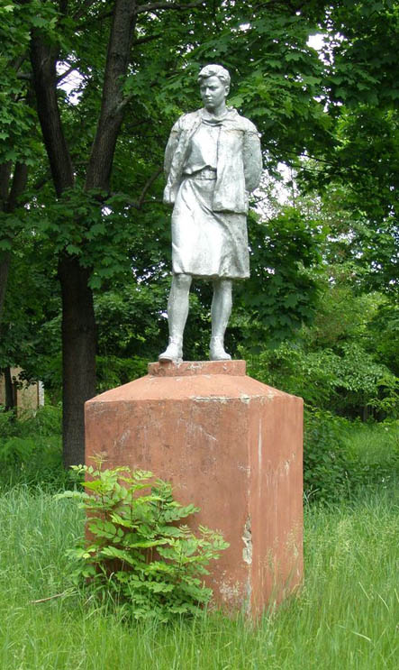 Памятник в Остере