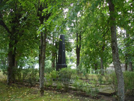 Воинское кладбище в посёлке Константинова (общий вид)