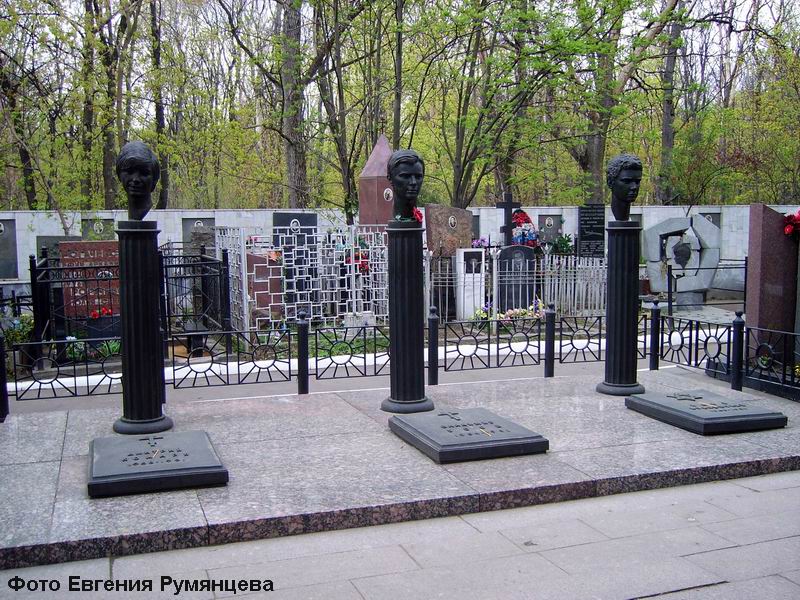 В Москве на Ваганьковском кладбище (общий вид)