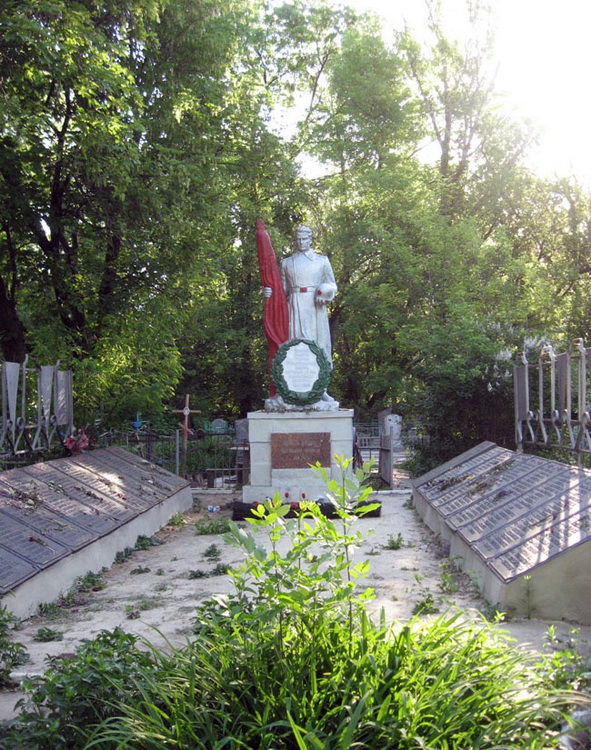 Братская могила в городе Макеевка (общий вид)
