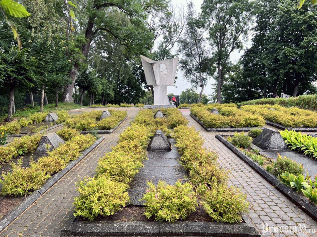 Воинское кладбище в городе Пененжно (общий вид)