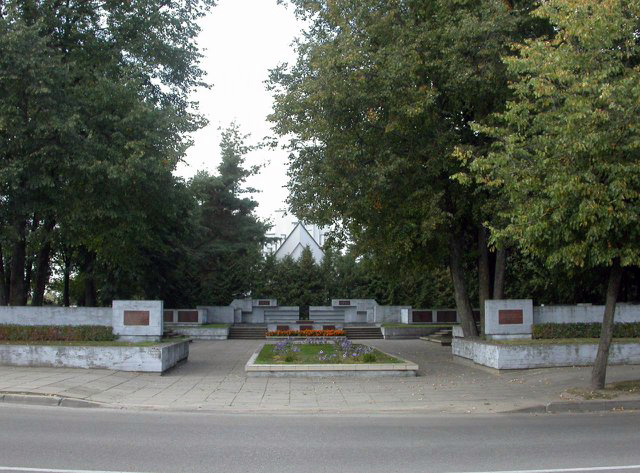 Воинское кладбище в городе Утена (общий вид)