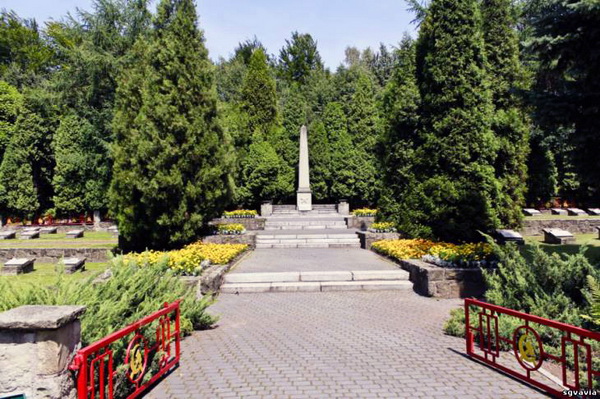 Воинское кладбище в городе Катовице (общий вид)