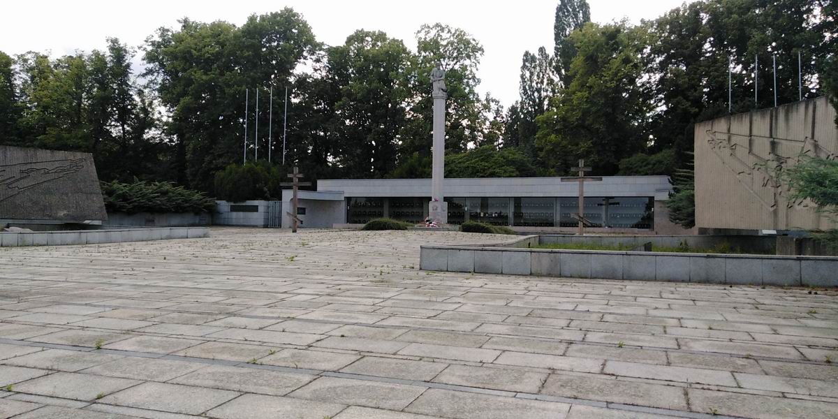 Воинское кладбище в городе Брно (общий вид)