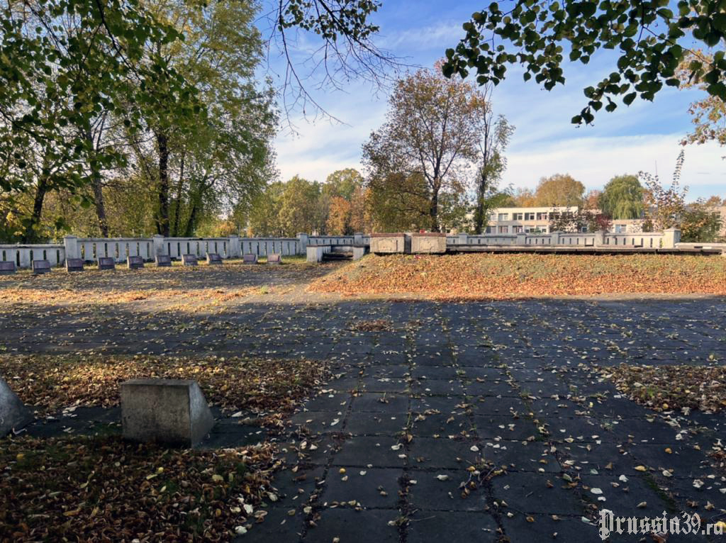 Воинское кладбище в посёлке Довилай (общий вид)