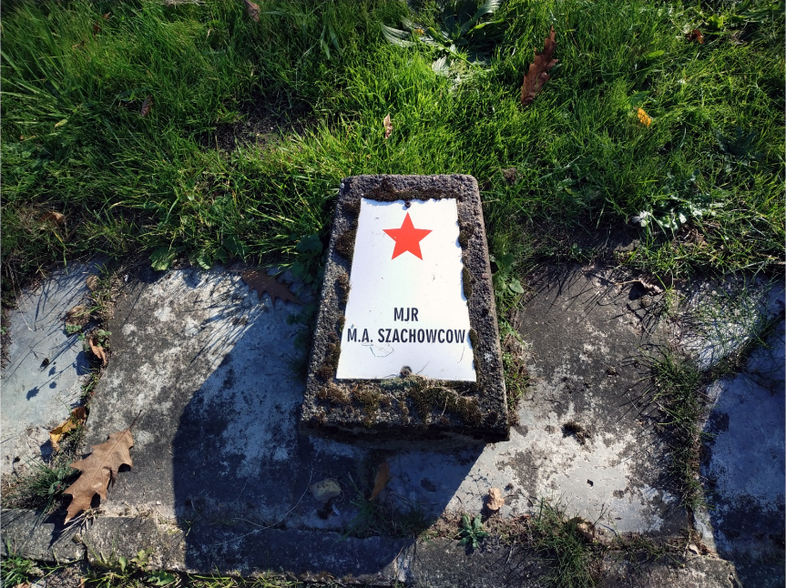 Воинское кладбище в городе Гарволин (вид 2)