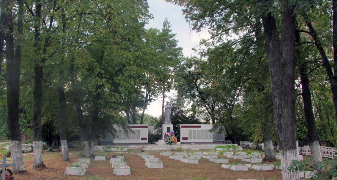 Воинское кладбище в городе Льгов (общий вид)