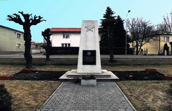 Воинское кладбище в городе Лабишин 