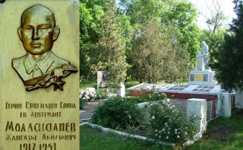 Братская могила в поселке Елизарово