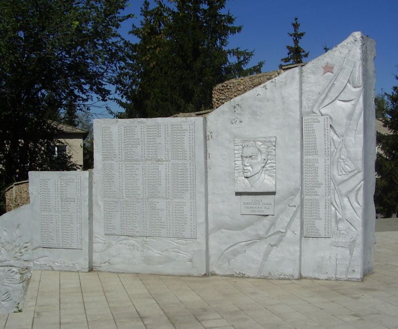 Мемориал Славы в селе Верх-Ирмень (общий вид)