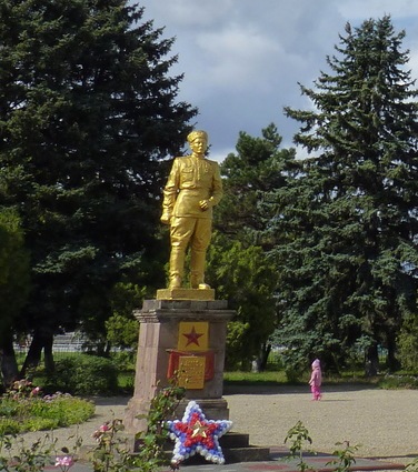 Памятник в станице Новоминская