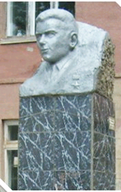 Памятник в с. Киясово (2)