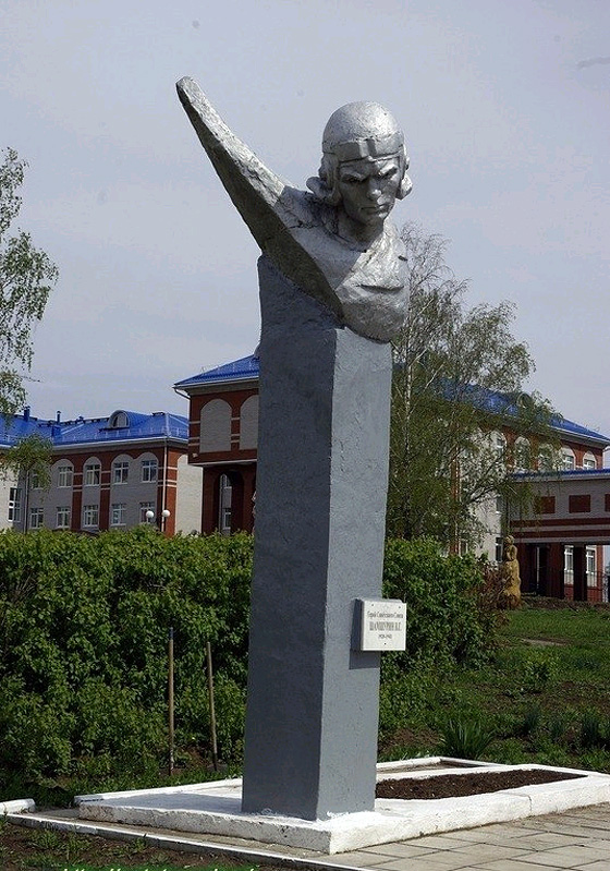 Памятник в с. Киясово (1)