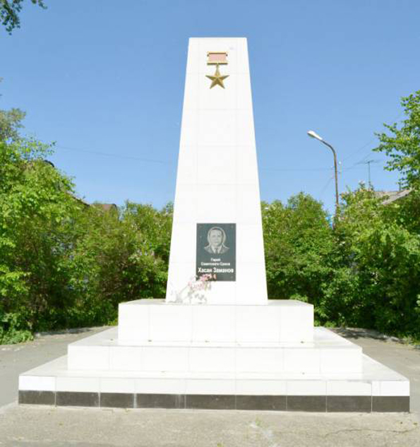 Памятник в Североуральске