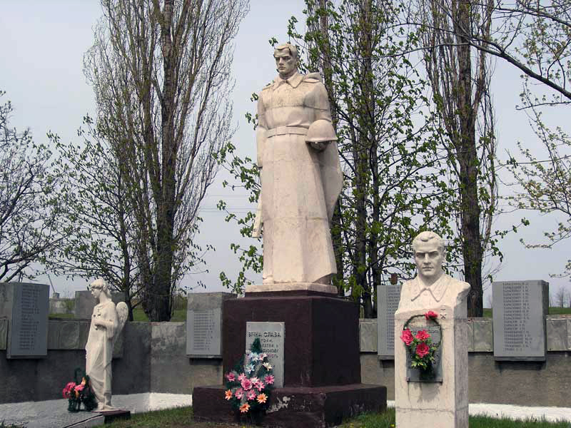 Братская могила в селе Сподобовка 