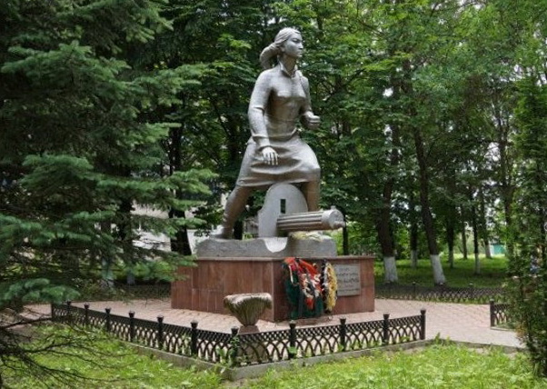 Памятник в Невеле
