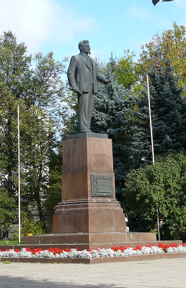 Памятник в Твери-2