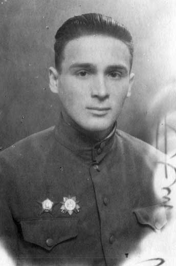 Кабаидзе Владимир Павлович, 1945 г. Фото из личного дела в областном военкомате.