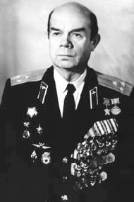 В.В.Ефремов, 1990-е годы