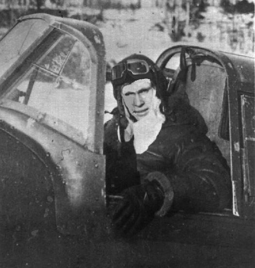 В.Н.Еряшев в кабине самолета