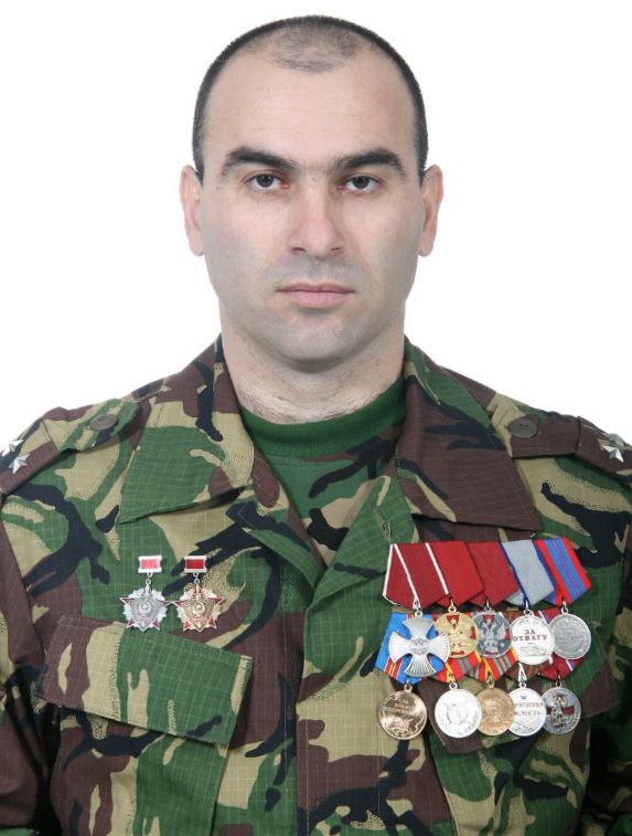 Подполковник милиции М.-К.М.-К.Гайирханов.