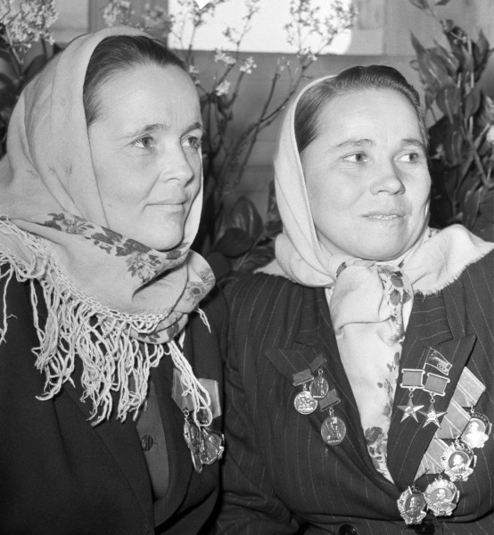 К.И. Зинченко и С.Д. Виштак, 1956 год