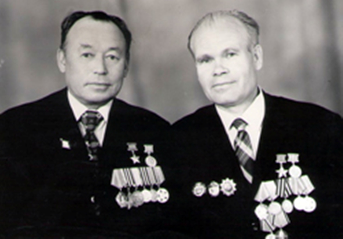 Ф.К. Кердань (справа) и Р. Токатаев