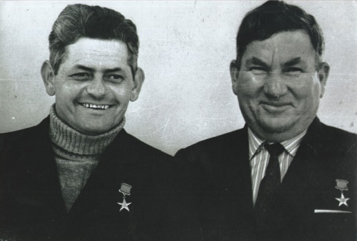 Г.М.Найдёнов и звеньевой В.Г.Остапов.