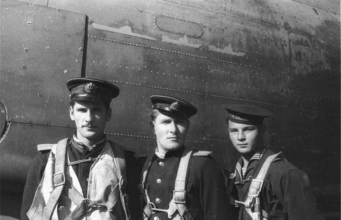 Экипаж А.М.Гагиева, 1944 год