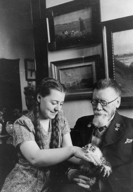 М.А. Павлов с внучкой