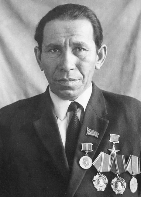 Алмасов Чардарбек 