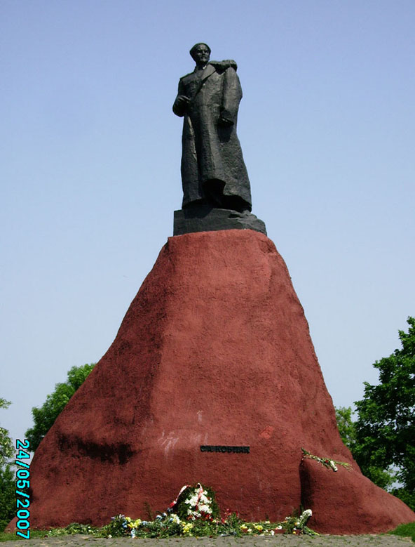 Памятник в Путивле
