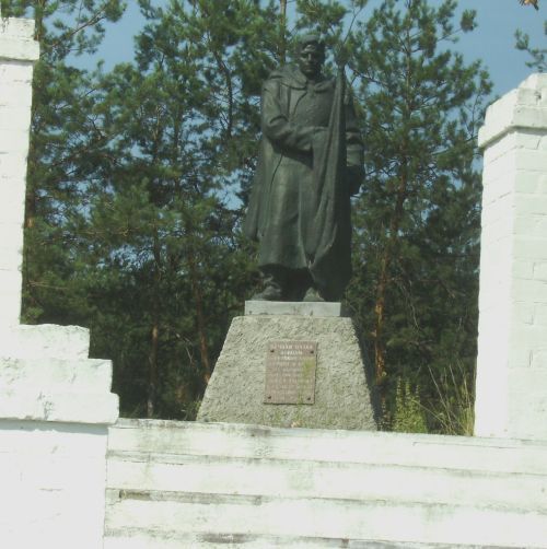 На братской могиле в с. Лепляво Черкасской области