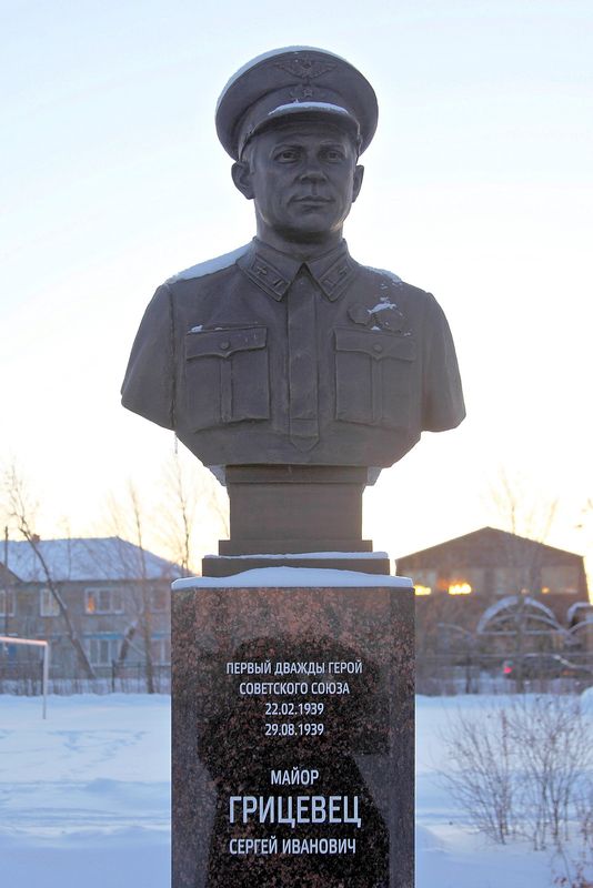 Бюст в Шумихе