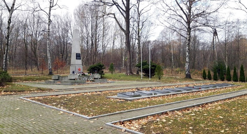 Воинское кладбище в городе Валбжих (общий вид)