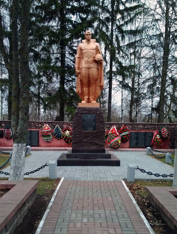 Братская могила в агрогородке Новка (общий вид)
