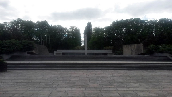 Воинской мемориал в городе Брно (общий вид)