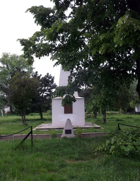 Воинское кладбище в селе Шимонторнья (общий вид)