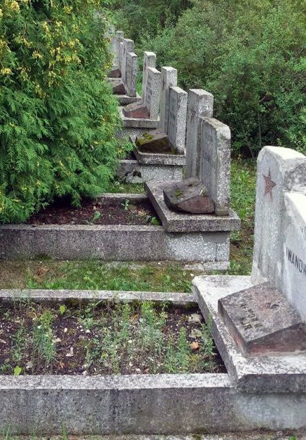 Воинское кладбище в городе Остроленка (вид 3)
