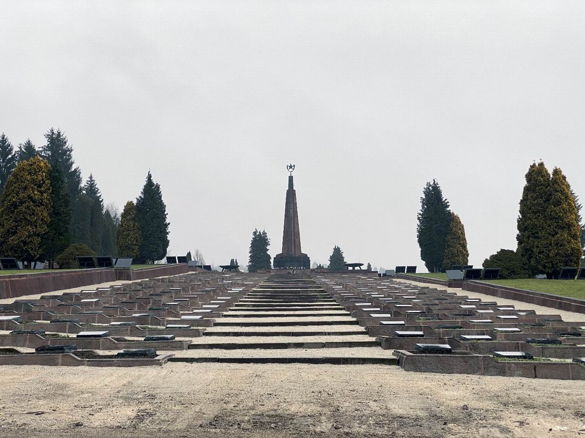 Воинское кладбище в городе Зволен (общий вид)