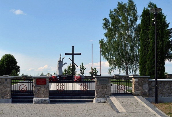 Воинское кладбище в городе Милейчице (общий вид)