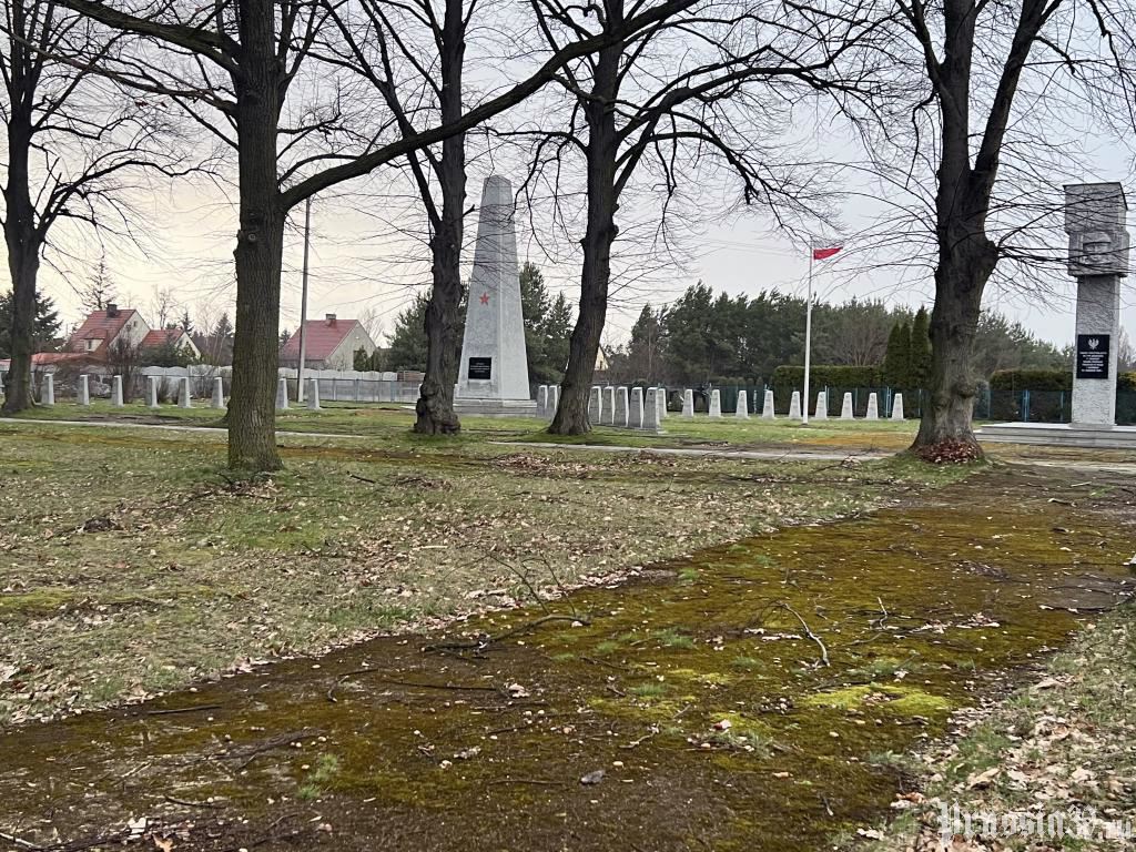 Воинское кладбище в городе Кожухув (общий вид)
