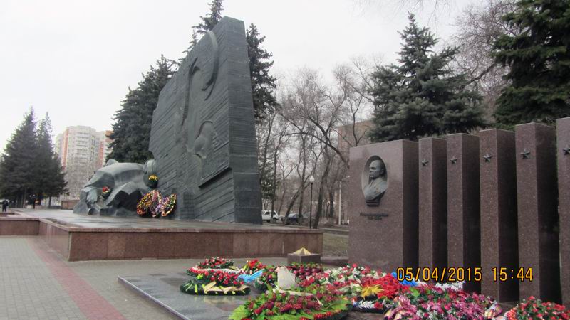 Братская могила в городе Воронеж (общий вид)