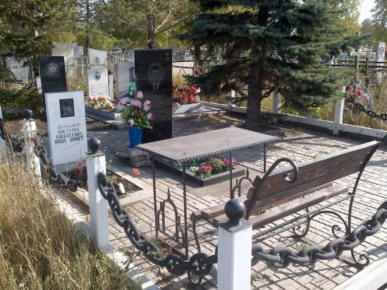 Надгробный памятник