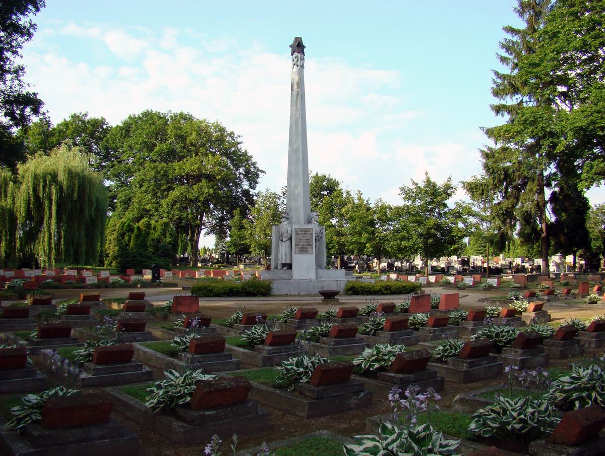 Воинское кладбище в городе Ченстохова
