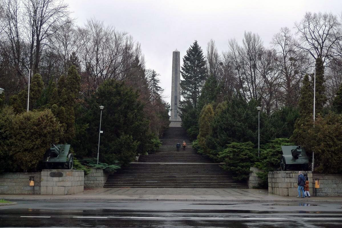 Воинское кладбище в городе Познань (общий вид)