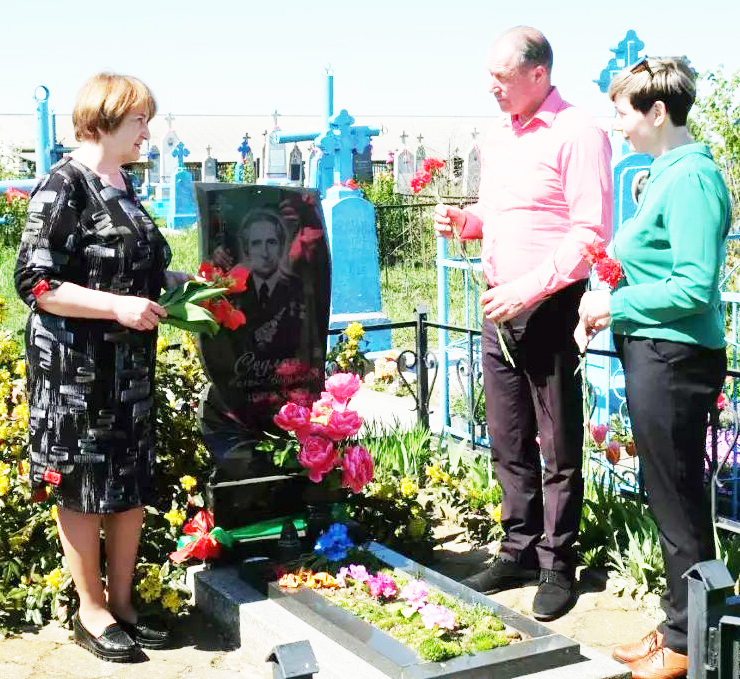 Надгробный памятник