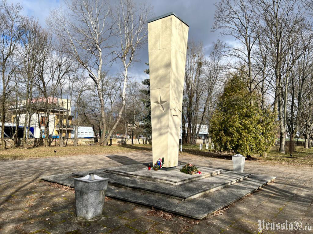 Воинское кладбище в городе Гожув Великопольски