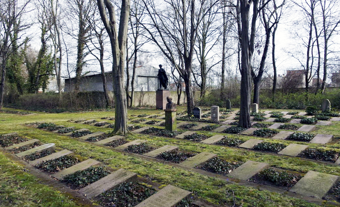 Воинское кладбище в городе Галле (общий вид)