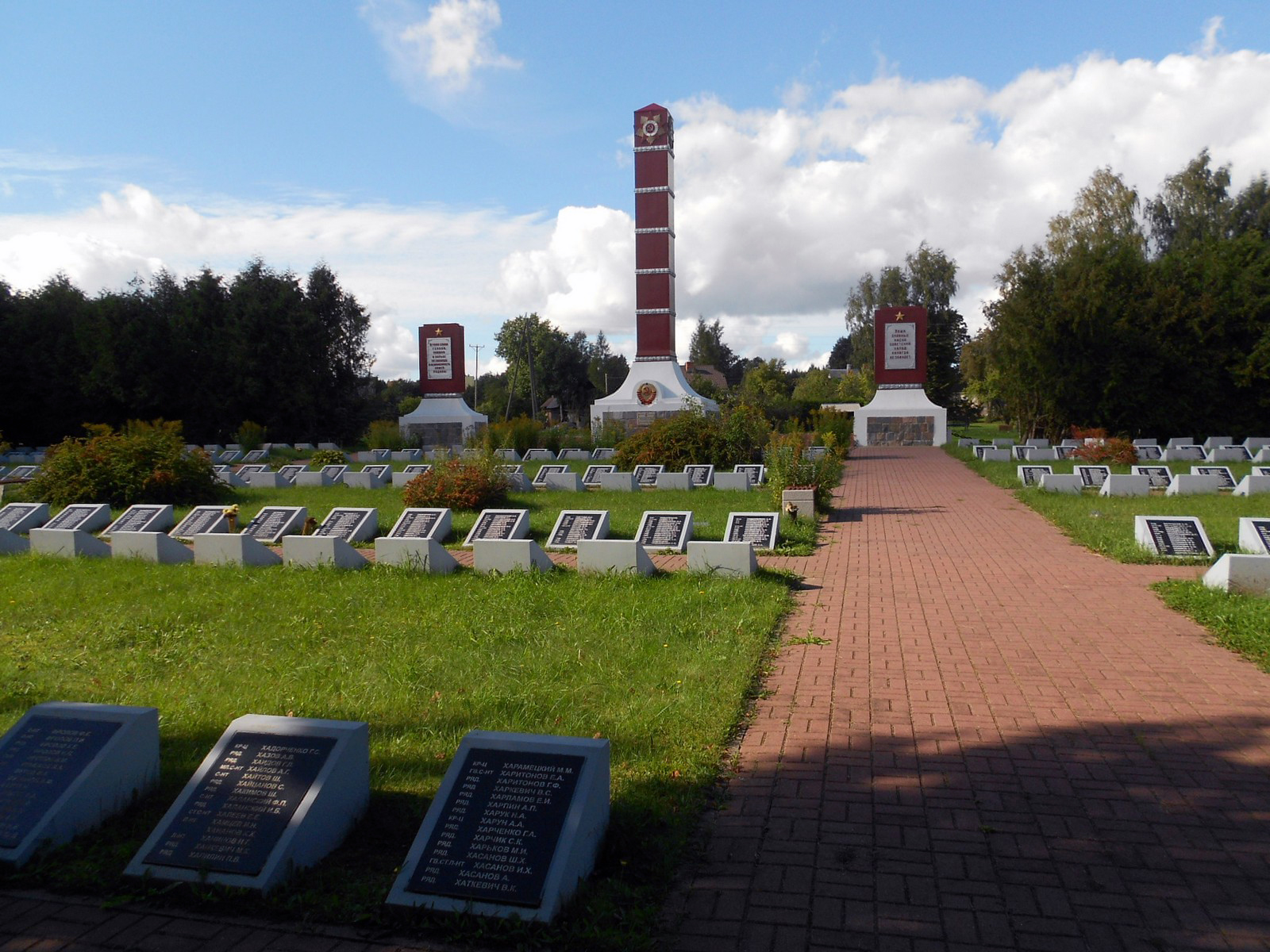 Воинское кладбище в посёлке Вайнёде (общий вид)